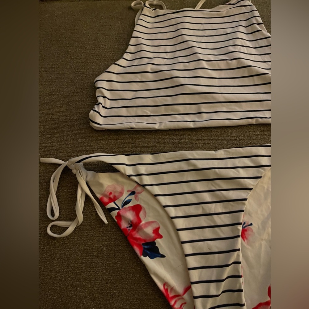 Cupshe reversible bathing suit - Picture 5 of 16